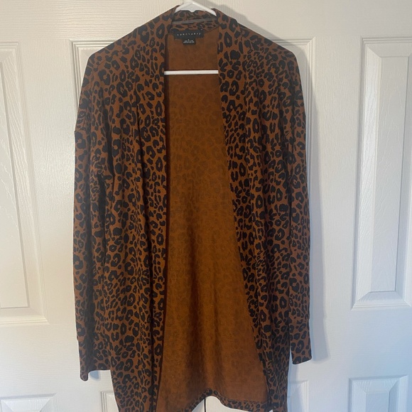 Leopard Print Cardigan Small - Picture 2 of 6